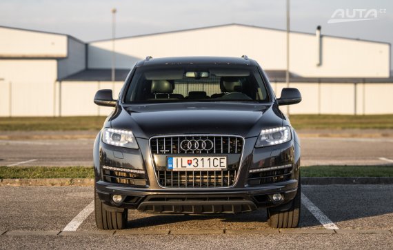 Audi Q7 3.0 TDI V6 Quattro S-Line 2010 šedá