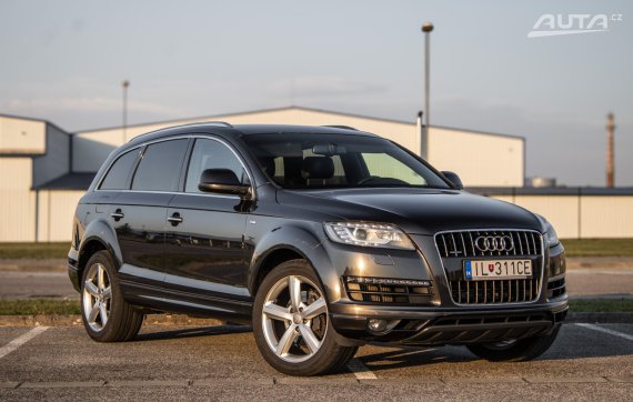 Audi Q7 3.0 TDI V6 Quattro S-Line 2010 šedá