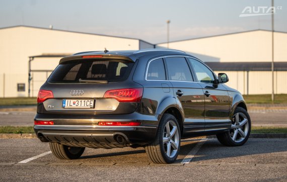 Audi Q7 3.0 TDI V6 Quattro S-Line 2010 šedá