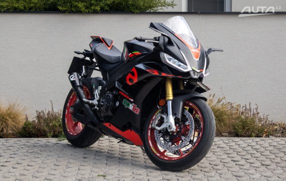 Aprilia RSV4 / 159kW / MT / ZÁRUKA / AJ NA SPLÁTKY / PROTIÚČET 2025 - hlavní pohled