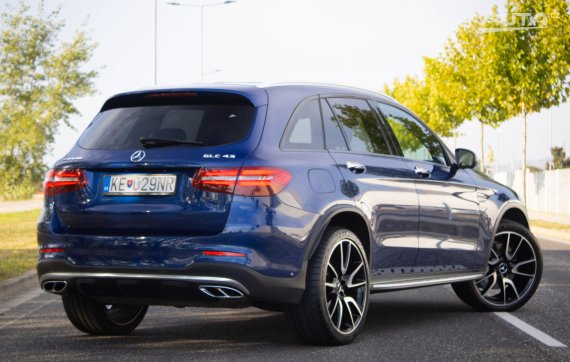 Mercedes-Benz GLC SUV AMG 43 4MATIC 2016 modrá