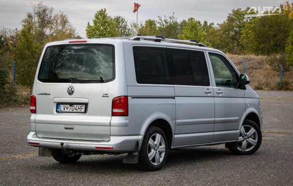 Volkswagen Caravelle T5  2.0 BiTDI KR 4MOTION DSG, 132 kW, A7 / AJ NA SPLÁTKY / PROTIÚČET / 2015 stříbrná metalíza