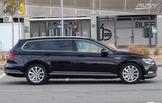 Volkswagen Passat Variant 2.0 BiTDI 4MOTION DSG, 176kW (2015) / AJ NA SPLÁTKY / PROTIÚČET / 2015 černá