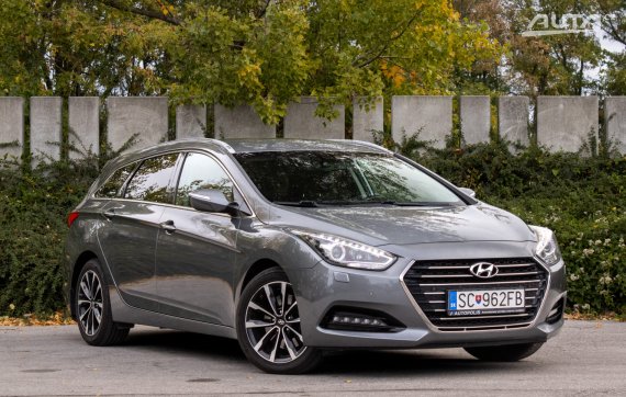 Hyundai i40 CW 1.7 CRDi / 140kW / A7 / ZÁRUKA / AJ NA SPLÁTKY / PROTIÚČET 2017 šedá