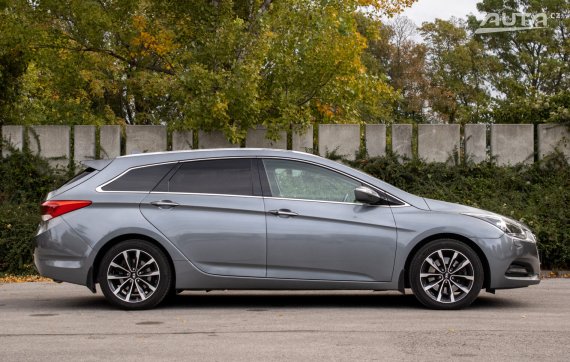 Hyundai i40 CW 1.7 CRDi / 140kW / A7 / ZÁRUKA / AJ NA SPLÁTKY / PROTIÚČET 2017 šedá