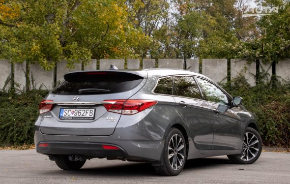 Hyundai i40 CW 1.7 CRDi / 140kW / A7 / ZÁRUKA / AJ NA SPLÁTKY / PROTIÚČET 2017 šedá