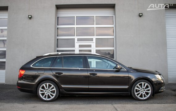 Škoda Superb Combi 1.6 TDI Greenline Elegance / 77kW / M6 / ZÁRUKA / AJ NA SPLÁTKY / PROTIÚČET 2014 hnědá