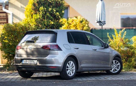 Volkswagen Golf 2.0 TDI Comfortline / 81kW / M5 / ZÁRUKA / AJ NA SPLÁTKY / PROTIÚČET 2013 šedá