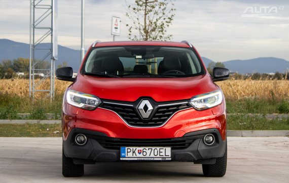 Renault Kadjar Energy TCe Limited / 96kW / M6 / ZÁRUKA / AJ NA SPLÁTKY / PROTIÚČET 2018 červená