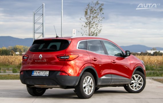 Renault Kadjar Energy TCe Limited / 96kW / M6 / ZÁRUKA / AJ NA SPLÁTKY / PROTIÚČET 2018 červená