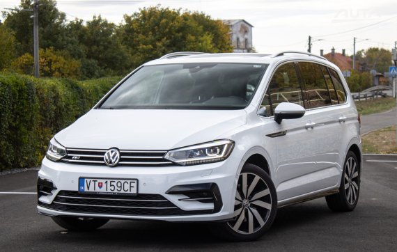 Volkswagen Touran 1.4 TSI R-Line DSG / 110kW / A7 / ZÁRUKA / AJ NA SPLÁTKY / PROTIÚČET 2016 - hlavní pohled