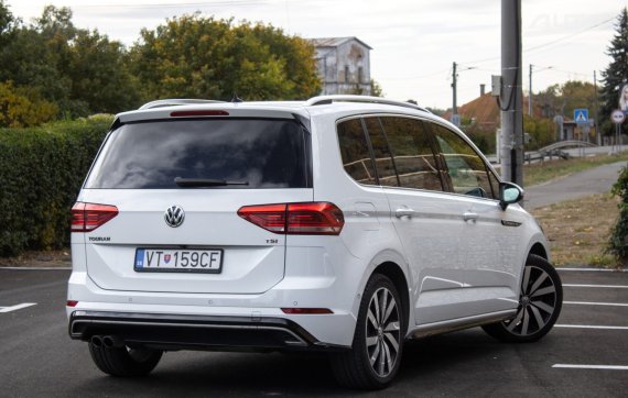 Volkswagen Touran 1.4 TSI R-Line DSG / 110kW / A7 / ZÁRUKA / AJ NA SPLÁTKY / PROTIÚČET 2016 bílá