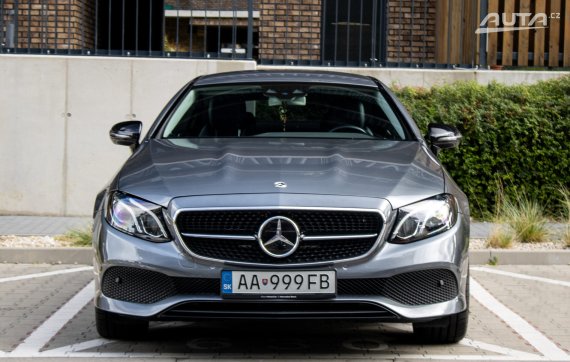 Mercedes-Benz E trieda Kupé 220d 4Matic AMG Line / 143kW / A9 / ZÁRUKA / AJ NA SPLÁTKY / PROTIÚ 2018 šedá