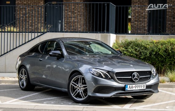 Mercedes-Benz E trieda Kupé 220d 4Matic AMG Line / 143kW / A9 / ZÁRUKA / AJ NA SPLÁTKY / PROTIÚ 2018 šedá