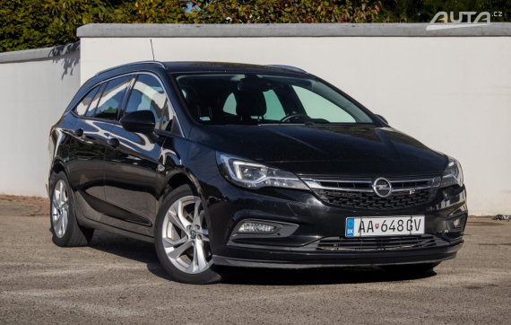 Opel Astra Sport Tourer 1.6 CDTI / 100kW / M6 / ZÁRUKA / AJ NA SPLÁTKY / PROTIÚČET 2018 černá