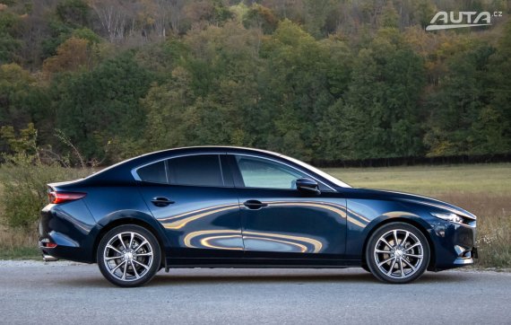 Mazda 3 2.0 Skyactiv / 90kW / M6 / ZÁRUKA / AJ NA SPLÁTKY / PROTIÚČET 2019 modrá