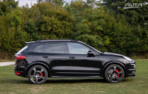 Porsche Cayenne Diesel Tiptronic S / 176kW / A8 / ZÁRUKA / AJ NA SPLÁTKY / PROTIÚČET 2011 černá
