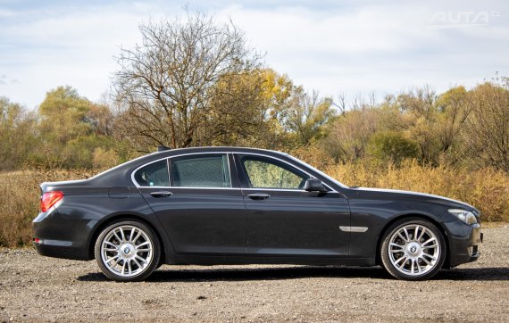 BMW Rad 7 F01 730d / 180kW / A6 / AJ NA SPLÁTKY / PROTIÚČET 2009 šedá
