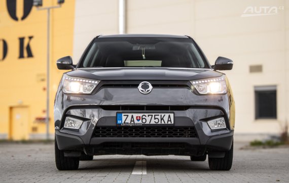 SsangYong Tivoli 1.6 94kW 2016 MT/6 / AJ NA SPLÁTKY / PROTIÚČET 2016 šedá
