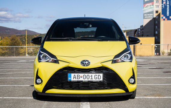 Toyota Yaris 1.5 VVT-iE Selection, 82kW (2017) / AJ NA SPLÁTKY / PROTIÚČET / 2017 žlutá