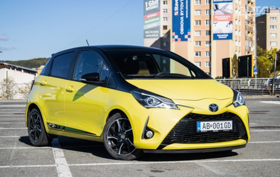 Toyota Yaris 1.5 VVT-iE Selection, 82kW (2017) / AJ NA SPLÁTKY / PROTIÚČET / 2017 žlutá