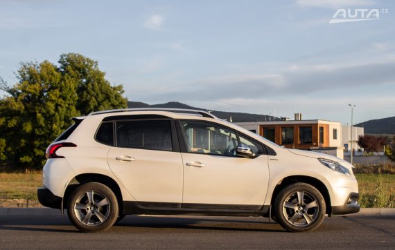 Peugeot 2008 1.2 PureTech Active / 60kW / M5 / ZÁRUKA / AJ NA SPLÁTKY / PROTIÚČET 2017 bílá