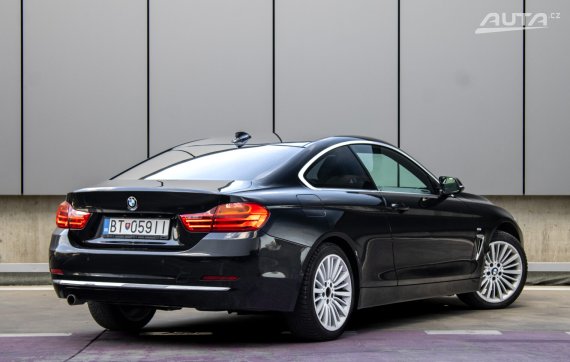 BMW Rad 4 Coupé F32 420d xDrive Luxury Line / 135kW / A8 / ZÁRUKA / AJ NA SPLÁTKY / PROTIÚČET 2014 černá