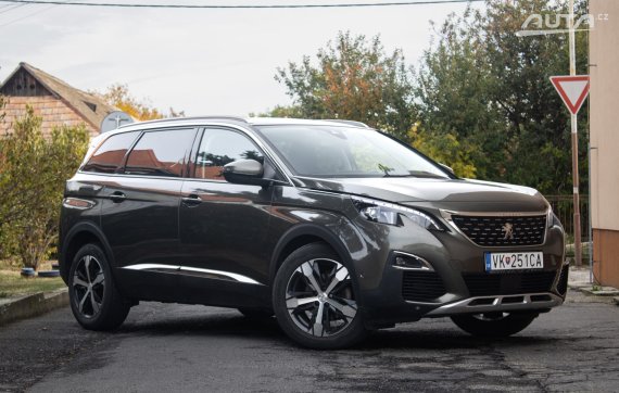 Peugeot 5008 1.5 BlueHDi Allure 7m. / 96kW / A8 / ZÁRUKA / AJ NA SPLÁTKY / PROTIÚČET 2019 šedá