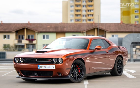 Dodge Challenger R/T Plus 5.7 V8 HEMI / 277kW / A8 / ZÁRUKA / AJ NA SPLÁTKY / PROTIÚČET 2022 - hlavní pohled