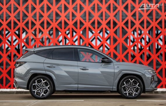 Hyundai Tucson 1.6 N-Line 2022 100kW AT/7 4x4 / AJ NA SPLÁTKY / PROTIÚČET 2022 šedá