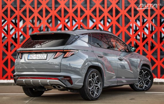Hyundai Tucson 1.6 N-Line 2022 100kW AT/7 4x4 / AJ NA SPLÁTKY / PROTIÚČET 2022 šedá