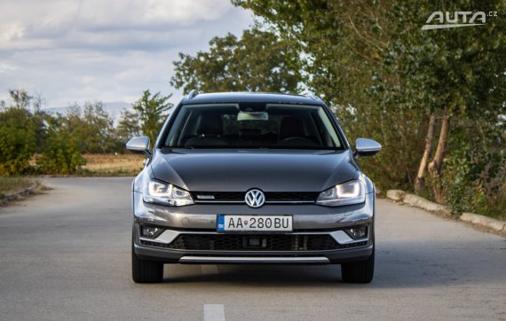 Volkswagen Golf Variant Alltrack 2.0 TDI BMT 4MOTION DSG, 135 kW, A6 / AJ NA SPLÁTKY / PROTIÚČET / 2016 šedá
