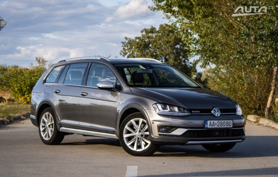 Volkswagen Golf Variant Alltrack 2.0 TDI BMT 4MOTION DSG, 135 kW, A6 / AJ NA SPLÁTKY / PROTIÚČET / 2016 šedá