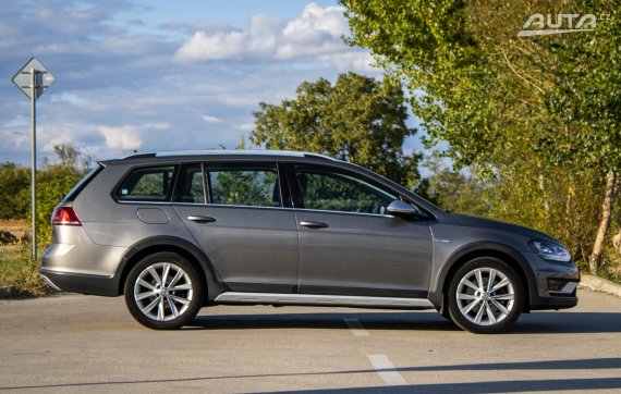 Volkswagen Golf Variant Alltrack 2.0 TDI BMT 4MOTION DSG, 135 kW, A6 / AJ NA SPLÁTKY / PROTIÚČET / 2016 šedá