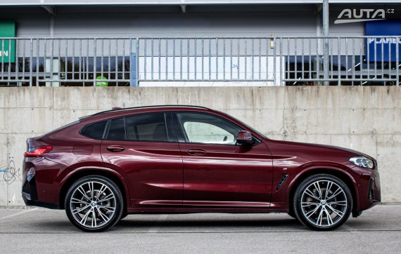 BMW X4 2022 M-paket xDrive20d 140kW AT/8 / AJ NA SPLÁTKY / PROTIÚČET 2022 červená