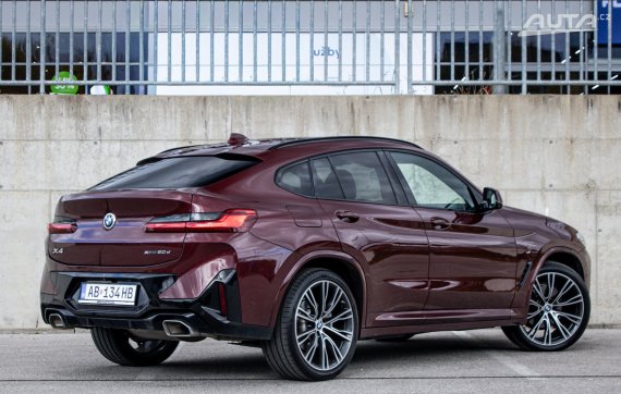 BMW X4 2022 M-paket xDrive20d 140kW AT/8 / AJ NA SPLÁTKY / PROTIÚČET 2022 červená