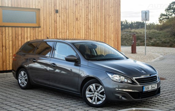 Peugeot 308 SW 1.6 BlueHDI, 88kW (2016) 2016 šedá