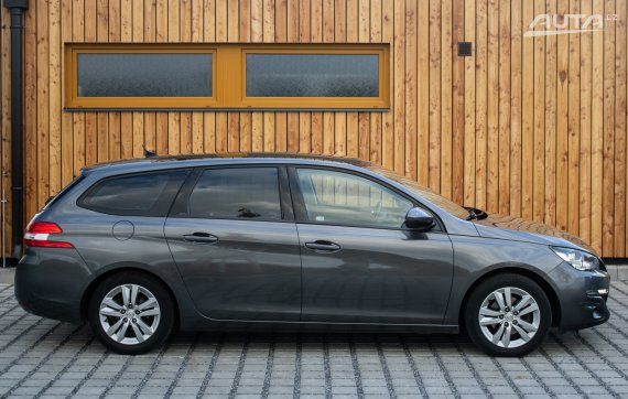 Peugeot 308 SW 1.6 BlueHDI, 88kW (2016) 2016 šedá