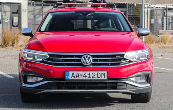 Volkswagen Passat Alltrack 2.0 TDI 4MOTION DSG, 140kW (2020) / AJ NA SPLÁTKY / PROTIÚČET / 2020 červená