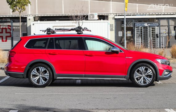 Volkswagen Passat Alltrack 2.0 TDI 4MOTION DSG, 140kW (2020) / AJ NA SPLÁTKY / PROTIÚČET / 2020 červená