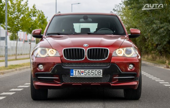BMW X5 E70 30d xDrive / 173kW / A6 / AJ NA SPLÁTKY / PROTIÚČET 2009 červená