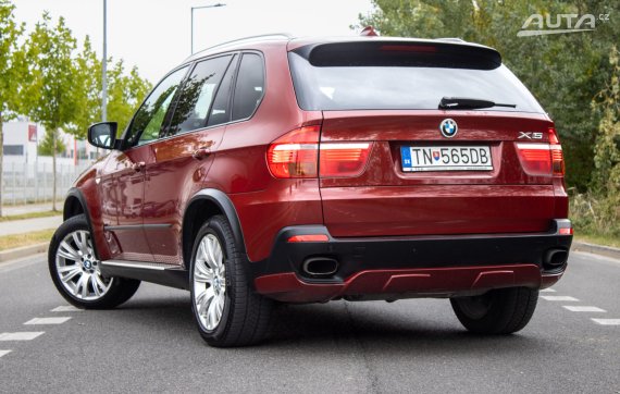 BMW X5 E70 30d xDrive / 173kW / A6 / AJ NA SPLÁTKY / PROTIÚČET 2009 červená
