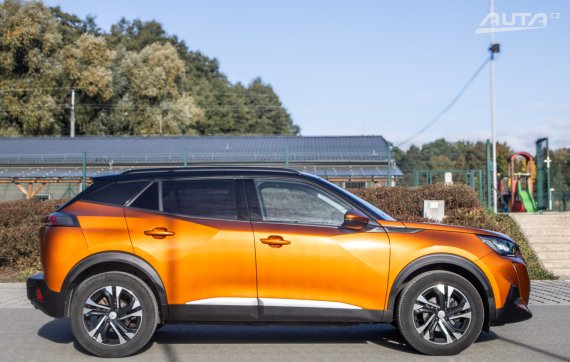 Peugeot 2008 Allure 2021 74kW 2021 oranžová