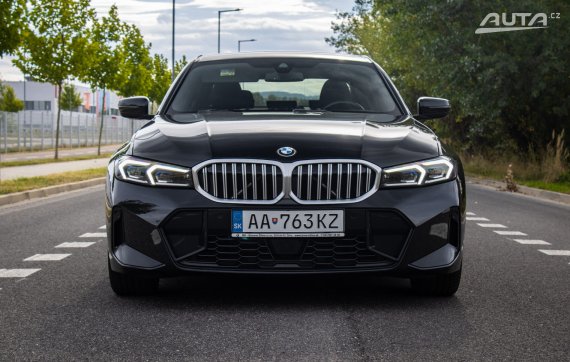 BMW Rad 3 320i xDrive M packet A/T, 135kW, A8, 4d. / AJ NA SPLÁTKY / PROTIÚČET / 2023 černá