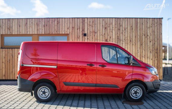 Ford Transit Custom 2017 74kW 2017 červená