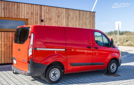 Ford Transit Custom 2017 74kW 2017 červená