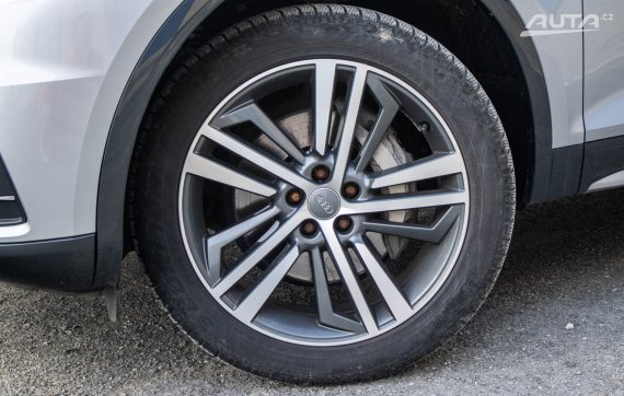 Audi Q5 3.0 TDI quattro Tiptronic, 210kW (2019) / AJ NA SPLÁTKY / PROTIÚČET / 2019 stříbrná metalíza