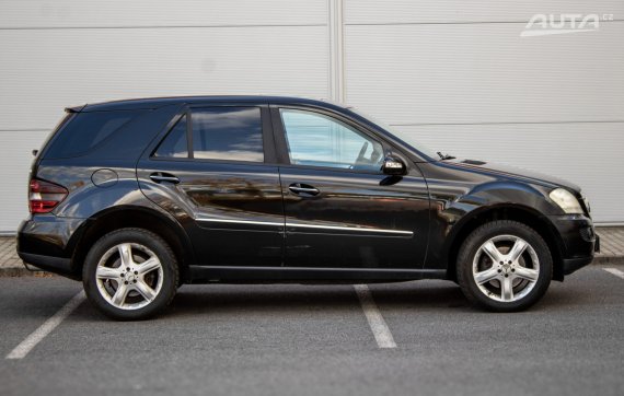Mercedes-Benz ML 280 CDI RWD 140kW AT/7 2006 / AJ NA SPLÁTKY / PROTIÚČET 2006 černá