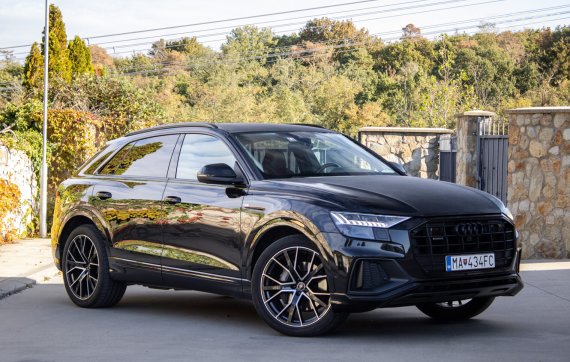 Audi Q8 50 3.0 TDI mHEV S-Line / 210kW / A8 / ZÁRUKA / AJ NA SPLÁTKY / PROTIÚČET 2022 černá