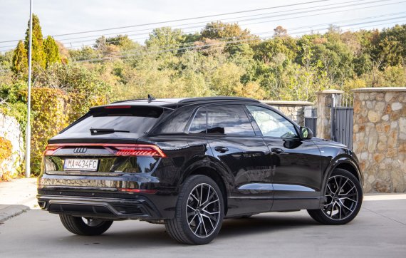 Audi Q8 50 3.0 TDI mHEV S-Line / 210kW / A8 / ZÁRUKA / AJ NA SPLÁTKY / PROTIÚČET 2022 černá